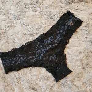 Sexy Lacy Black and Sheer Leopard Mesh Cheeky Thong Women's Size M/6